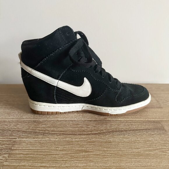 Nike Dunk Sky Hi Suede Wedge Sneakers Womens Size 7.5 Black and White in Box - Picture 6 of 8